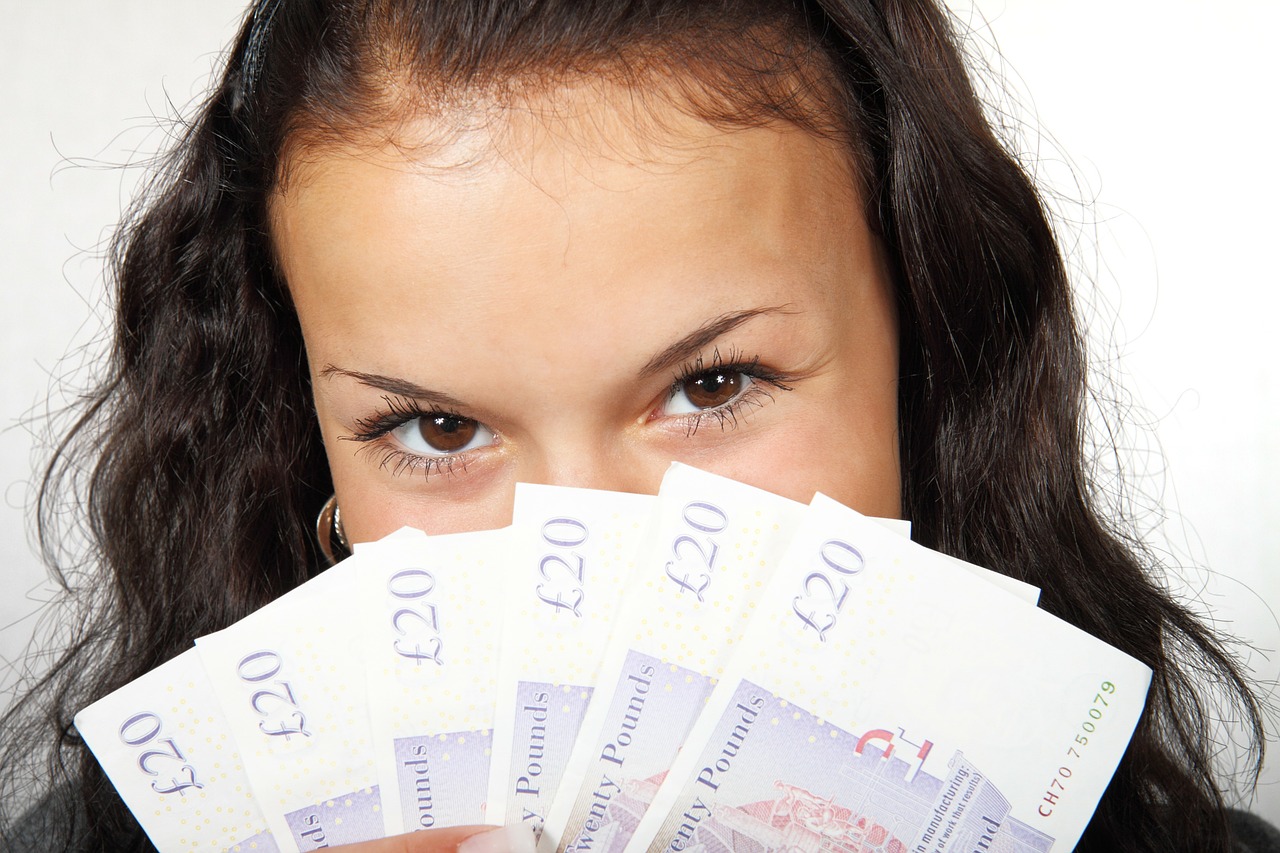 5-errores-que-las-mujeres-cometen-con-el-dinero-y-como-evitarlos.jpg